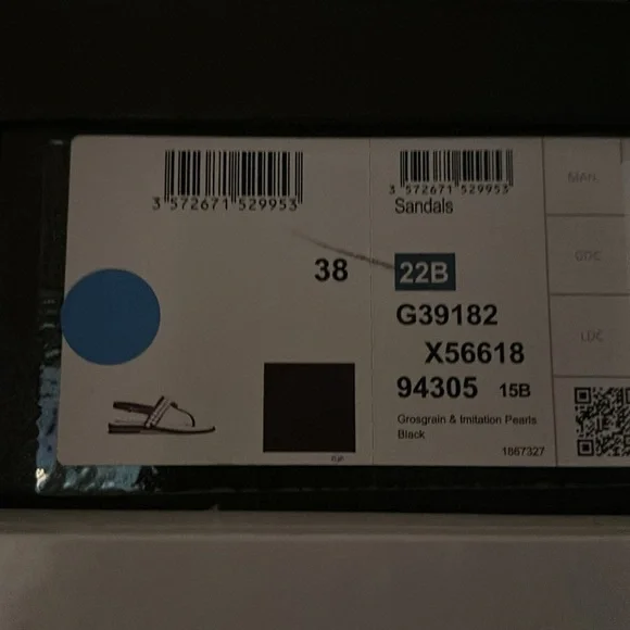 Chanel pearl embellished, sandals brand new inbox - Picture 7 of 7